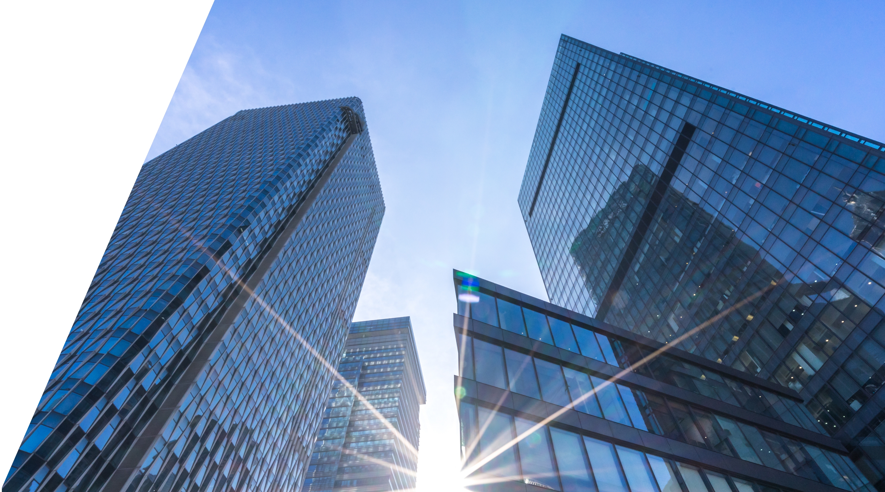 背景：ビル外観